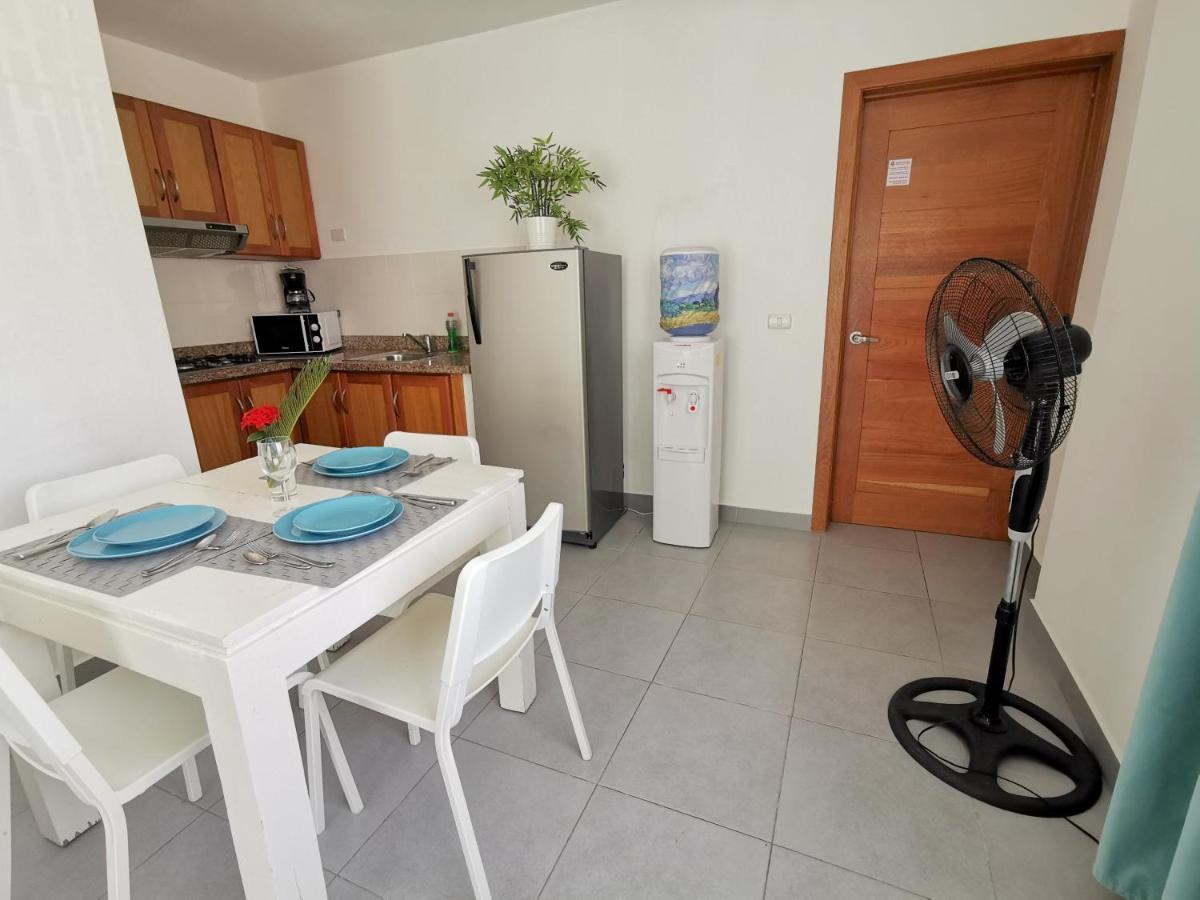 Tropicana Suites Deluxe Beach Club And Pool - Playa Los Corales 蓬塔卡纳 外观 照片